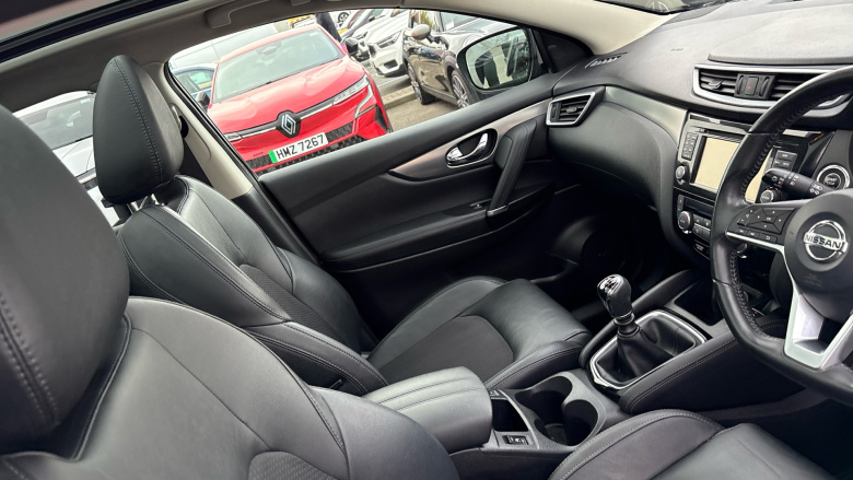 Nissan Qashqai 1.3 DiG-T Tekna 5dr Petrol Hatchback